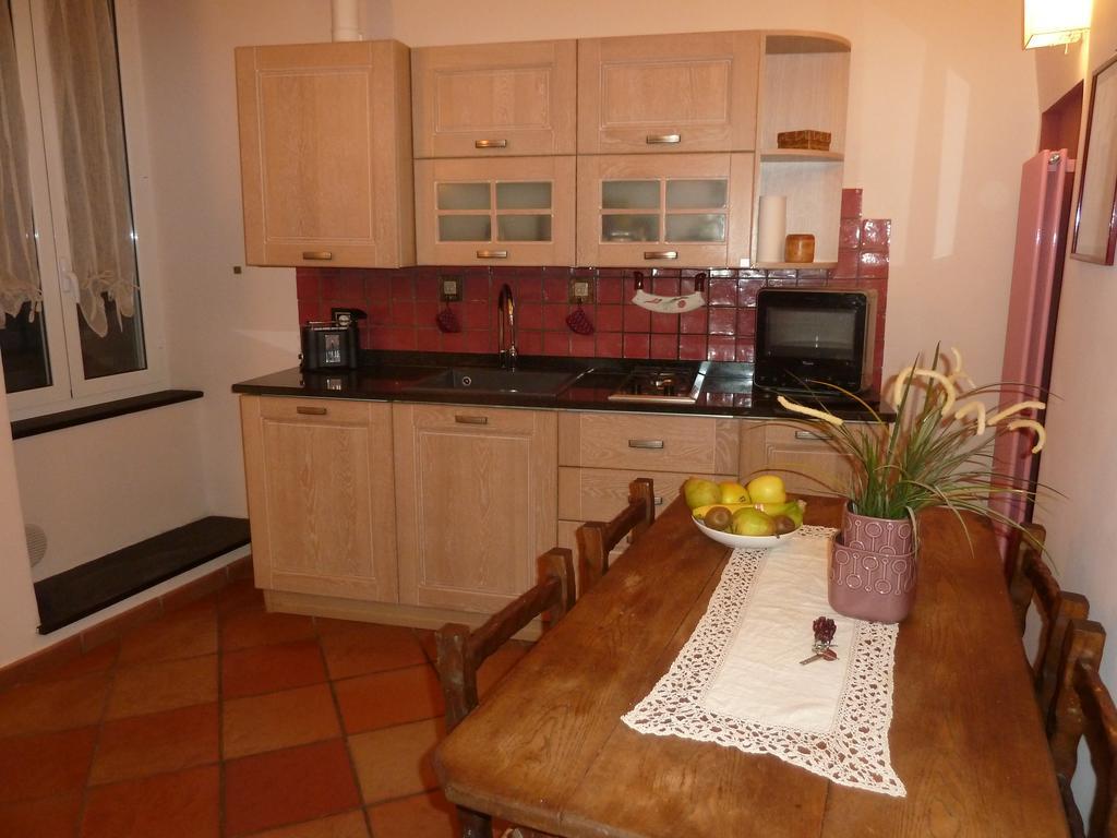 Casa Orefici, 4 Apartments In Front Of Aquarium! Genoa Room photo